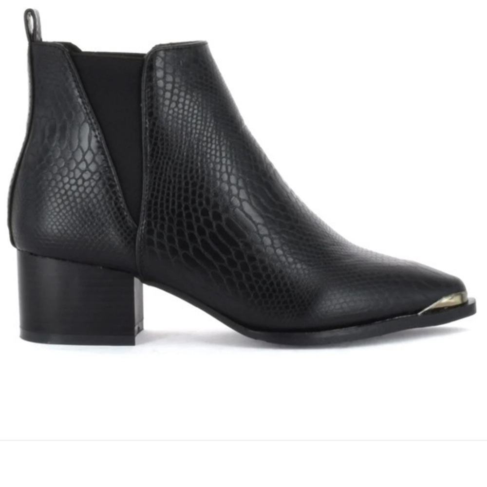 NWT Seven7 Madison Python Pointed Booties - 6